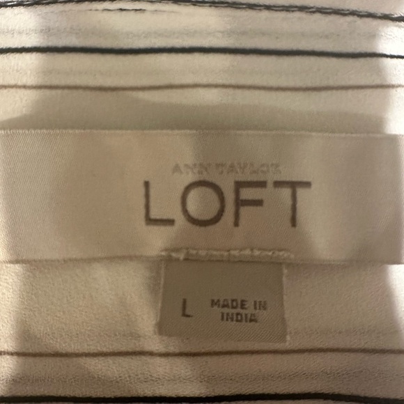 Loft Women’s Cream Striped Collared Shirt Size Large - Picture 4 of 5